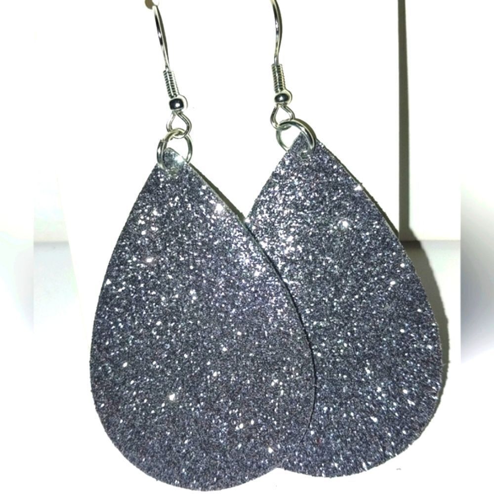 Beautiful bedazzled fashion earrings